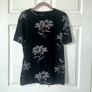 Cactus Man Men’s “Luxury” floral t-shirt Sz small.